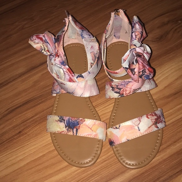 Sandals - Picture 3 of 3